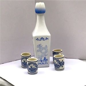 DELFT HOLLAND Hand-Painted Windmill Vanderbilt Decanter with 4 Shot Size Glasses